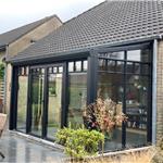 Zwarte steellook veranda